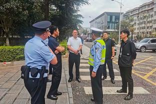 RESPECT❗梅西谈乌拉圭年轻球员：他么必须学会尊重长辈